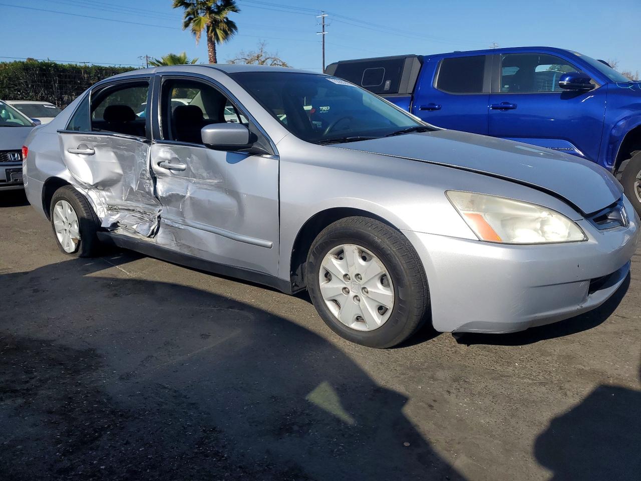 2004 HONDA ACCORD LX photo 4