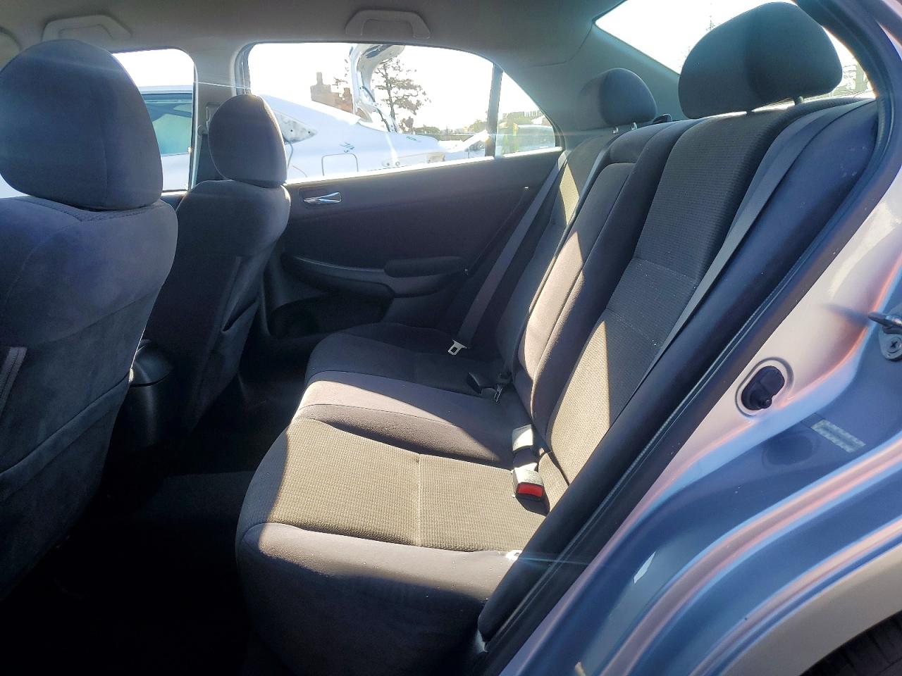 2004 HONDA ACCORD LX photo 10