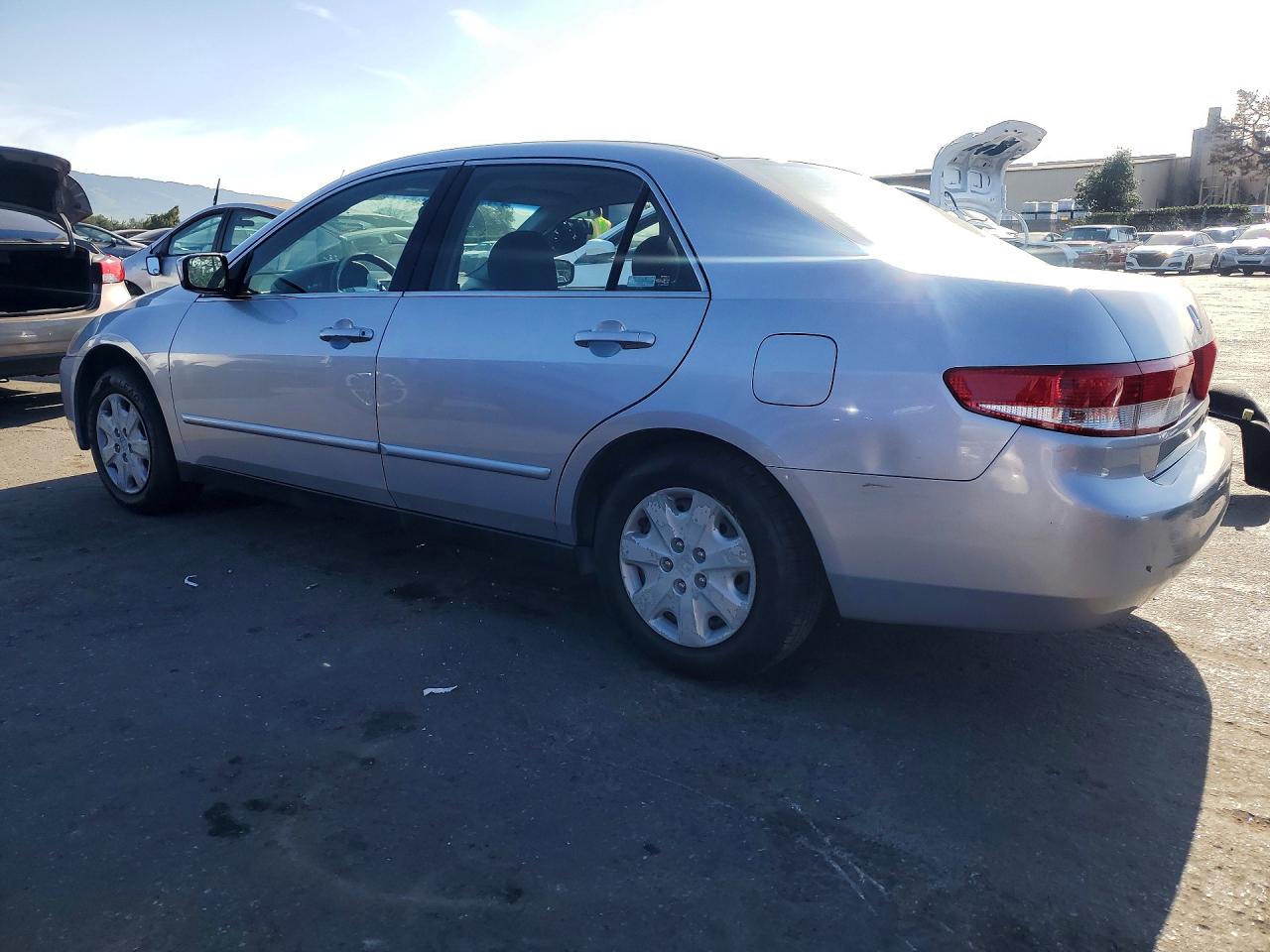 2004 HONDA ACCORD LX photo 2
