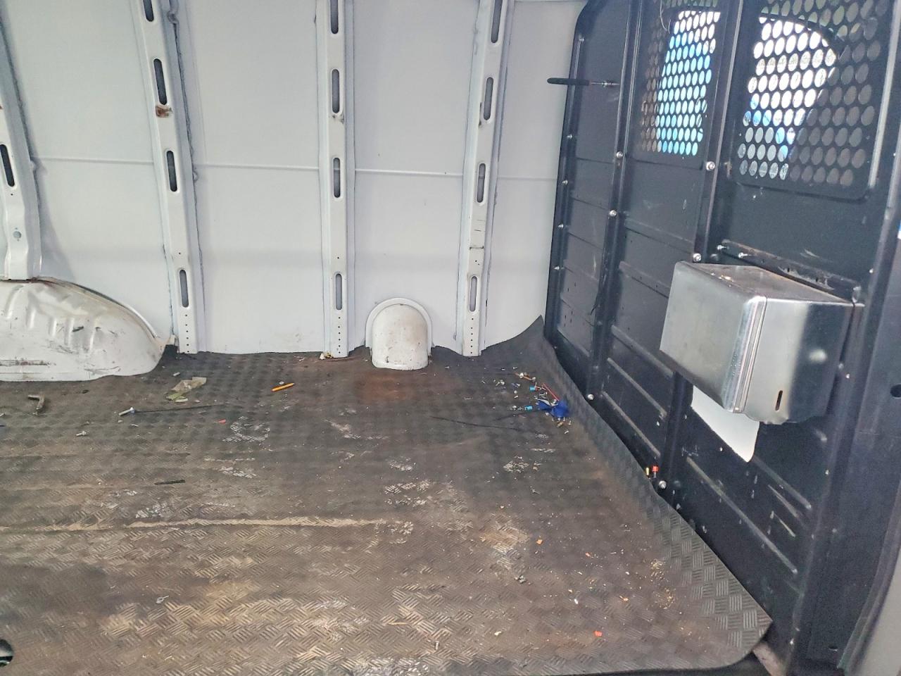 2020 GMC SAVANA G2500 photo 11