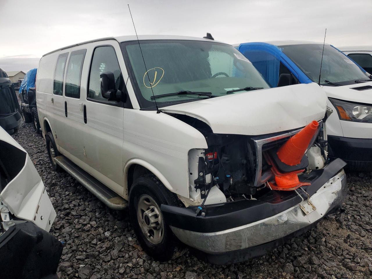 2020 GMC SAVANA G2500 photo 4