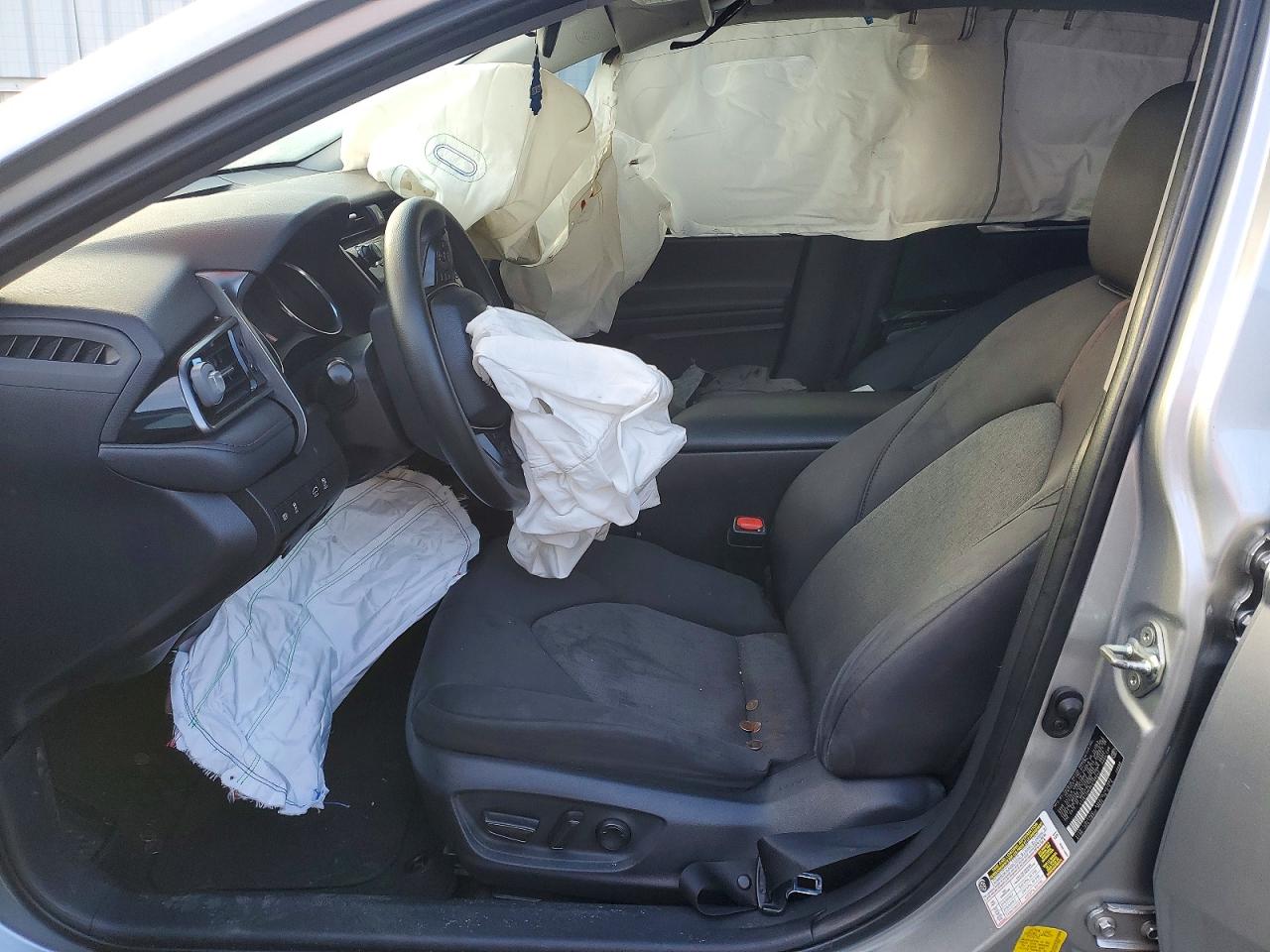 2019 TOYOTA CAMRY L photo 7