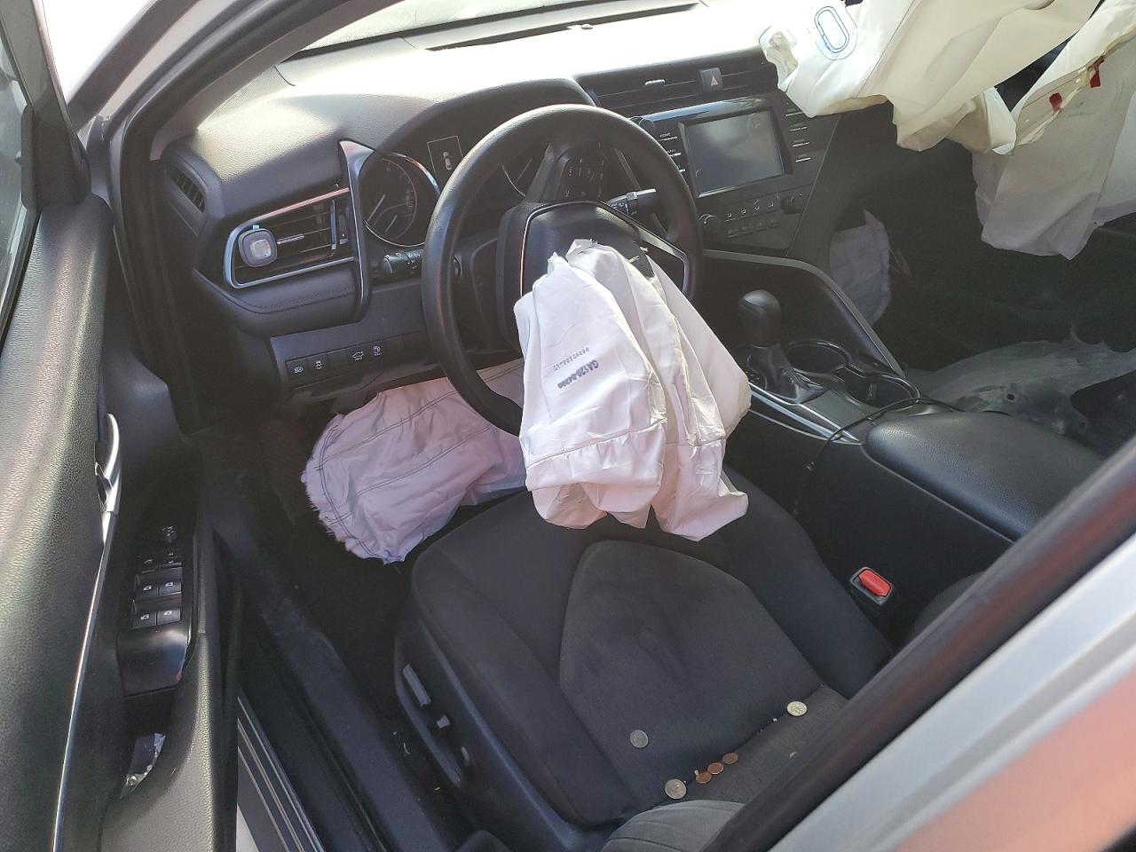2019 TOYOTA CAMRY L photo 8