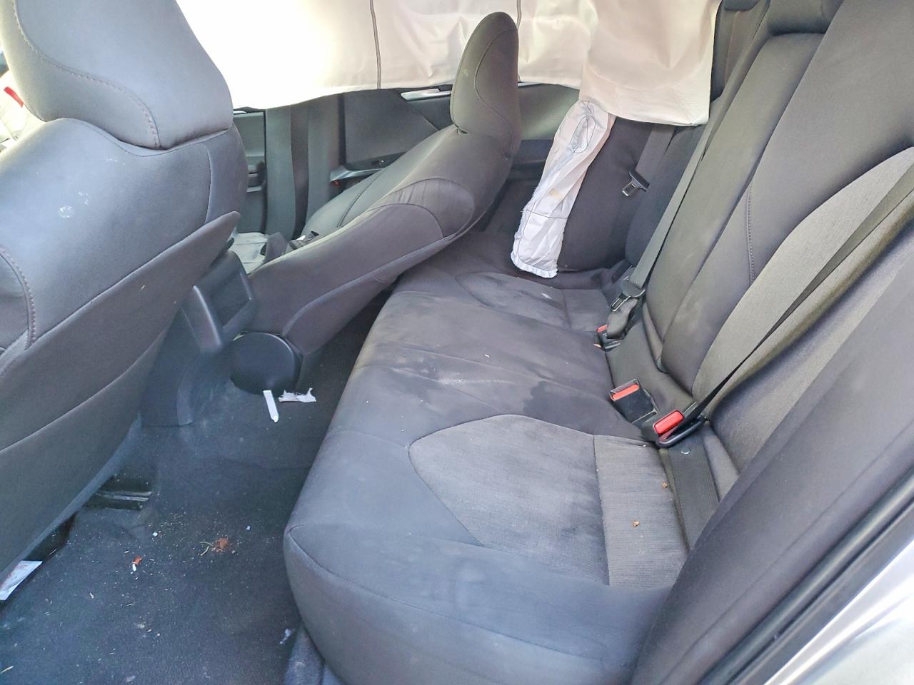 2019 TOYOTA CAMRY L photo 10
