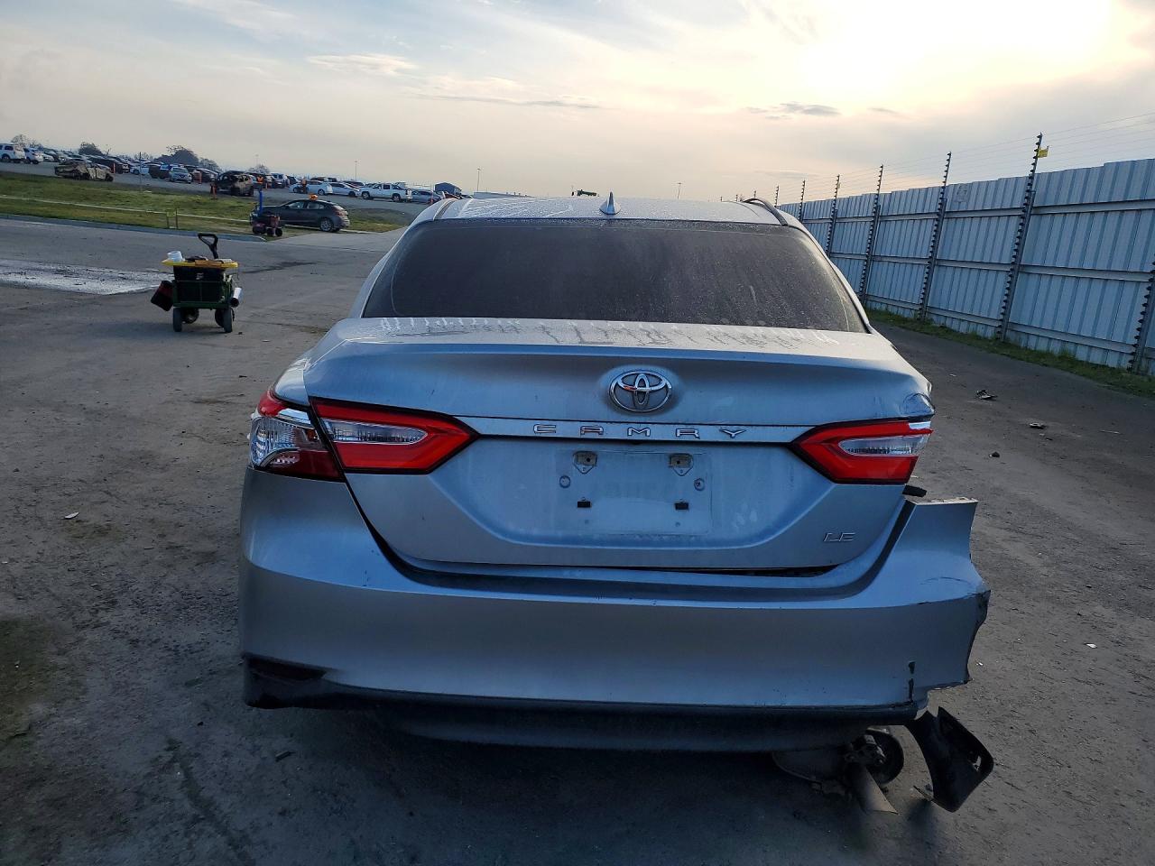 2019 TOYOTA CAMRY L photo 6
