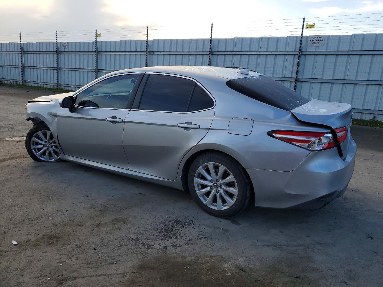 2019 TOYOTA CAMRY L photo 2