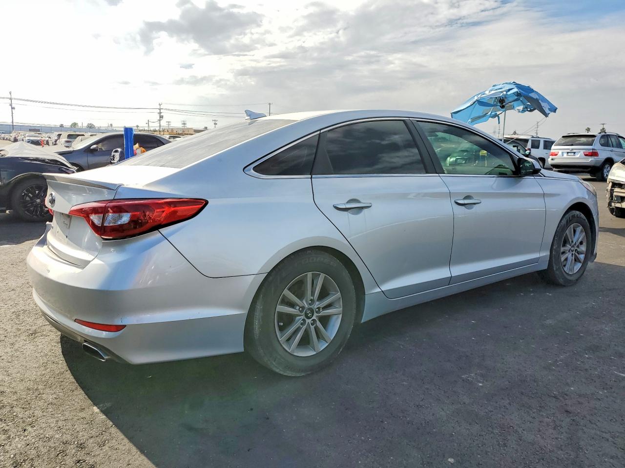 2015 HYUNDAI SONATA SE photo 7
