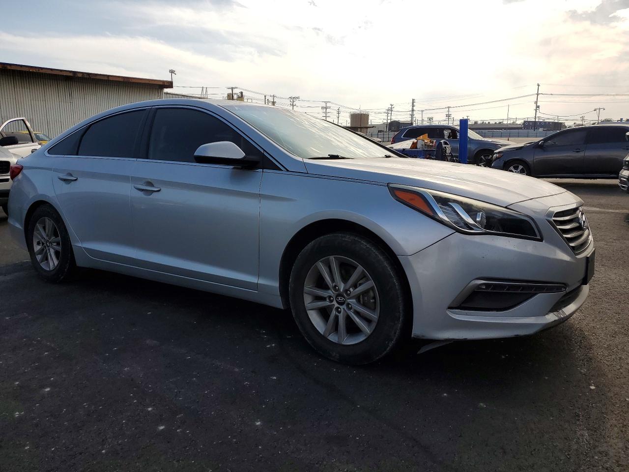 2015 HYUNDAI SONATA SE photo 10
