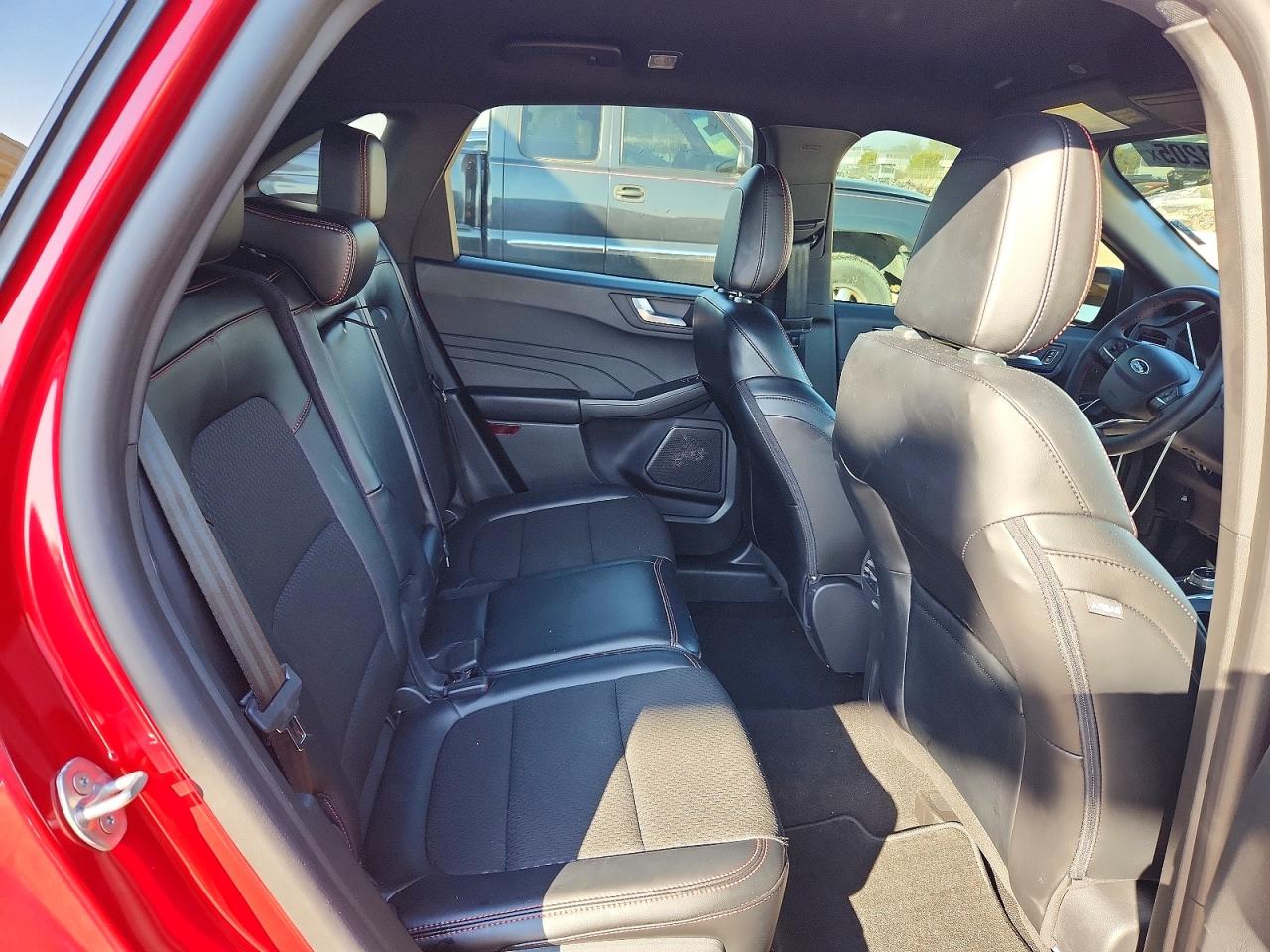 2025 FORD ESCAPE ST LINE photo 31