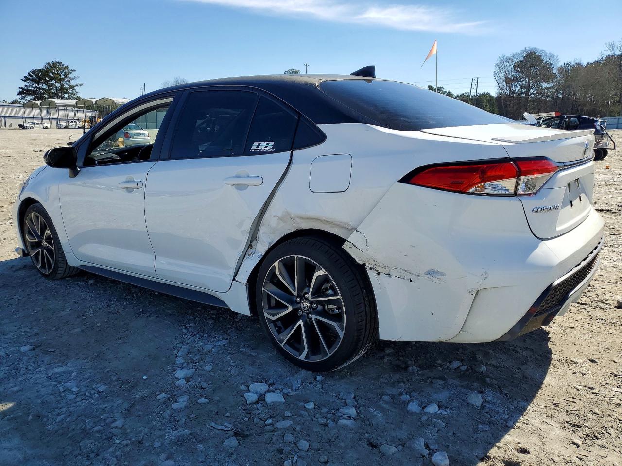 2022 TOYOTA COROLLA SE photo 3