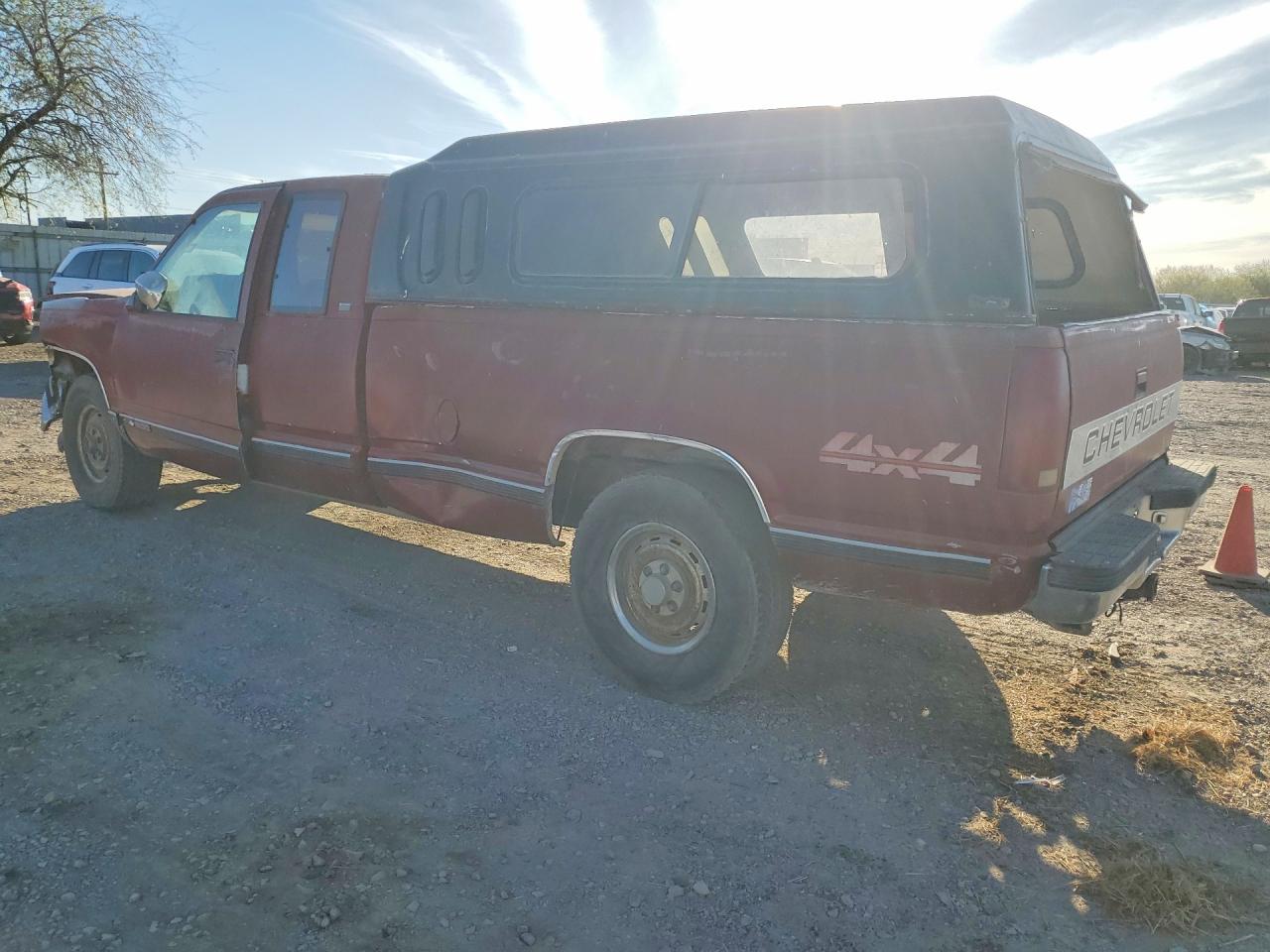 1990 CHEVROLET GMT-400 K1500 photo 3