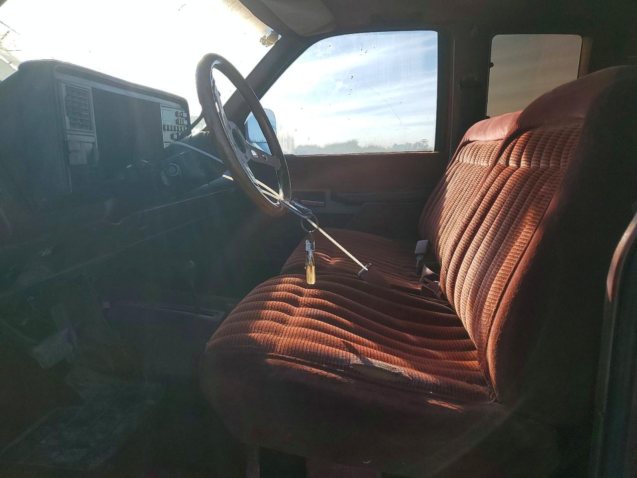 1990 CHEVROLET GMT-400 K1500 photo 13