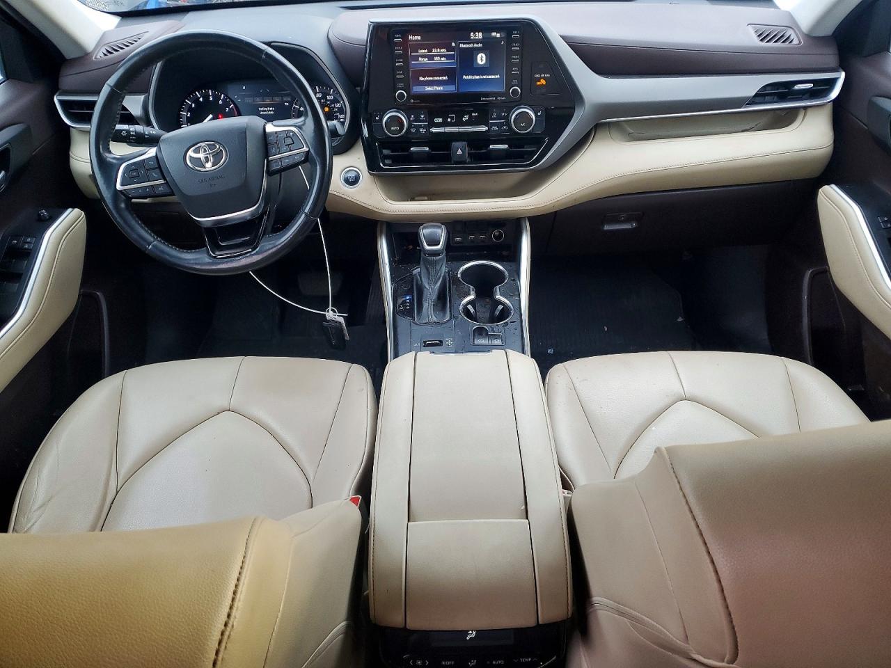 2021 TOYOTA HIGHLANDER XLE photo 15