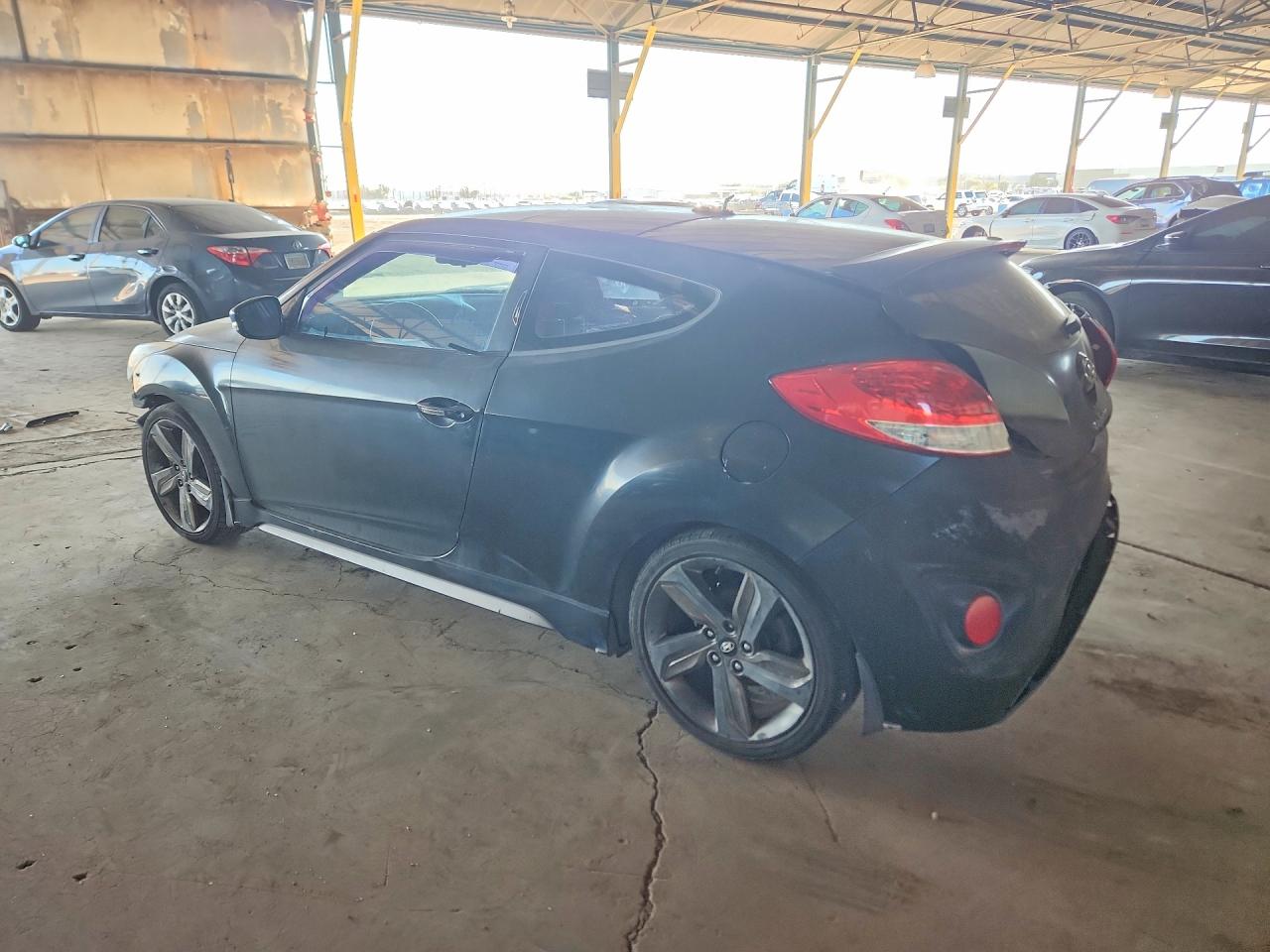 2015 HYUNDAI VELOSTER TURBO photo 2