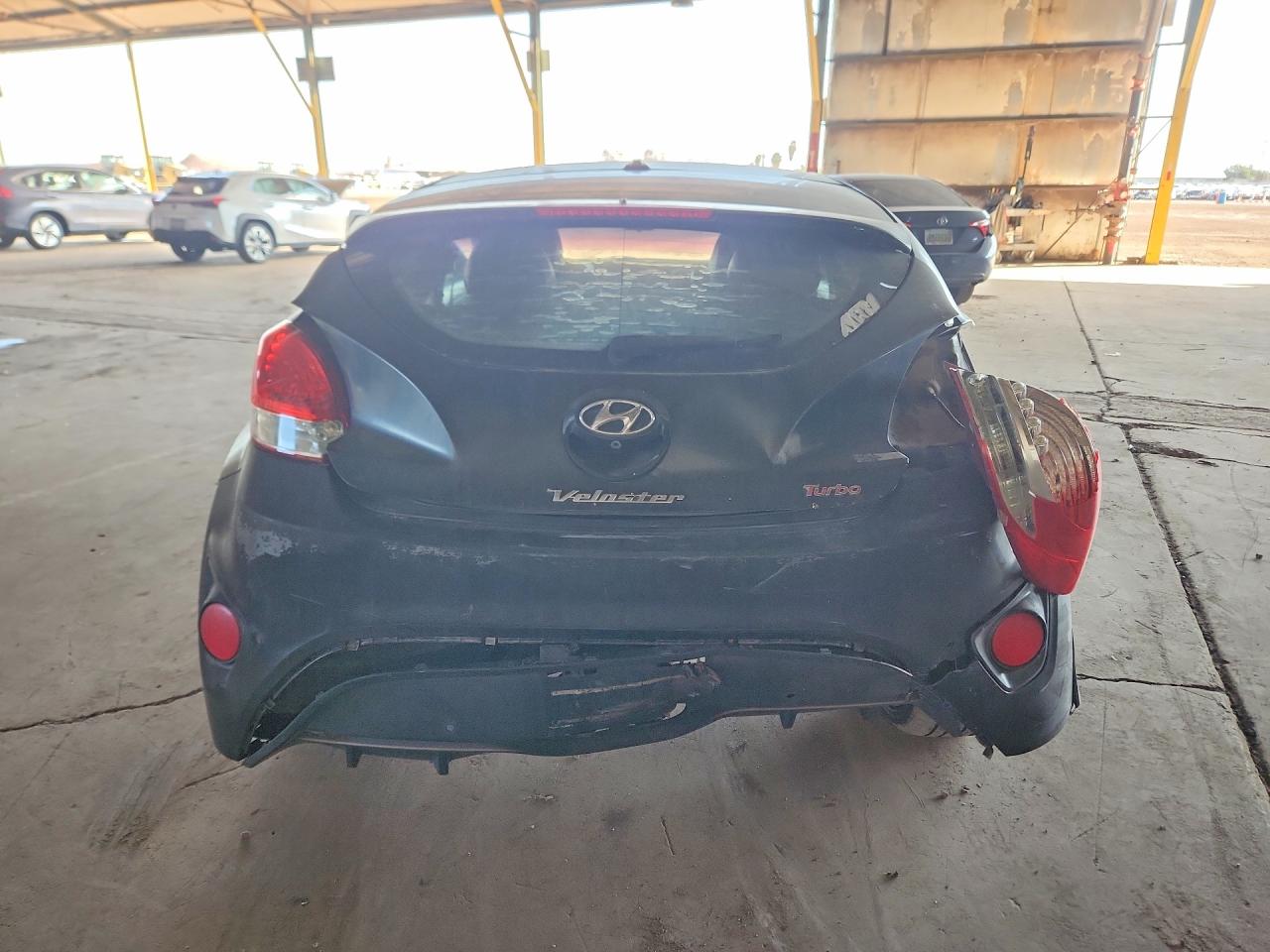 2015 HYUNDAI VELOSTER TURBO photo 6