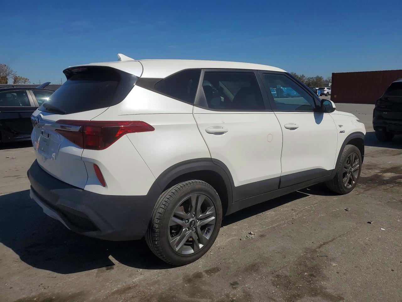 2021 KIA SELTOS LX photo 3