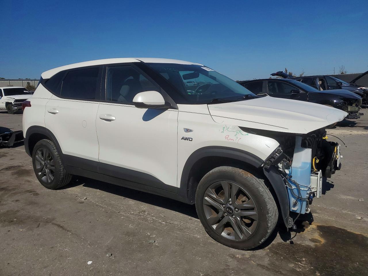 2021 KIA SELTOS LX photo 4