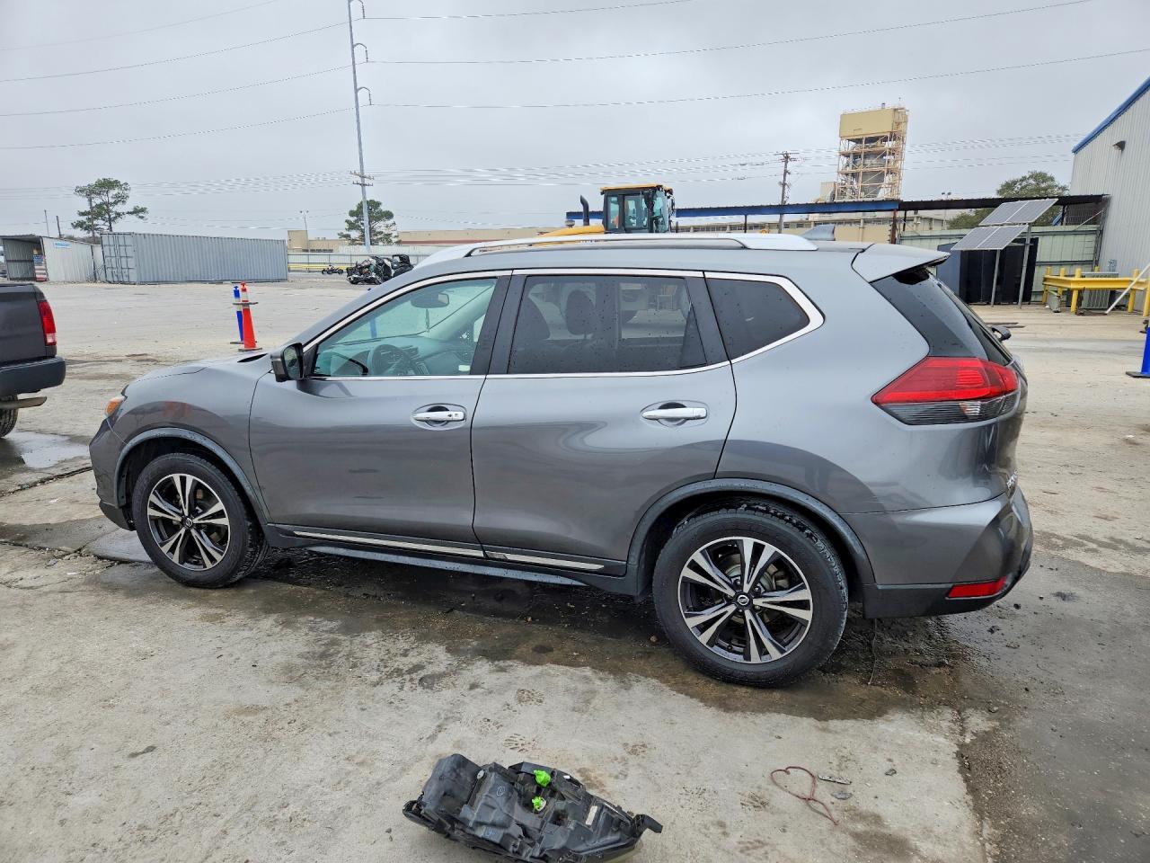 2018 NISSAN ROGUE SL photo 2