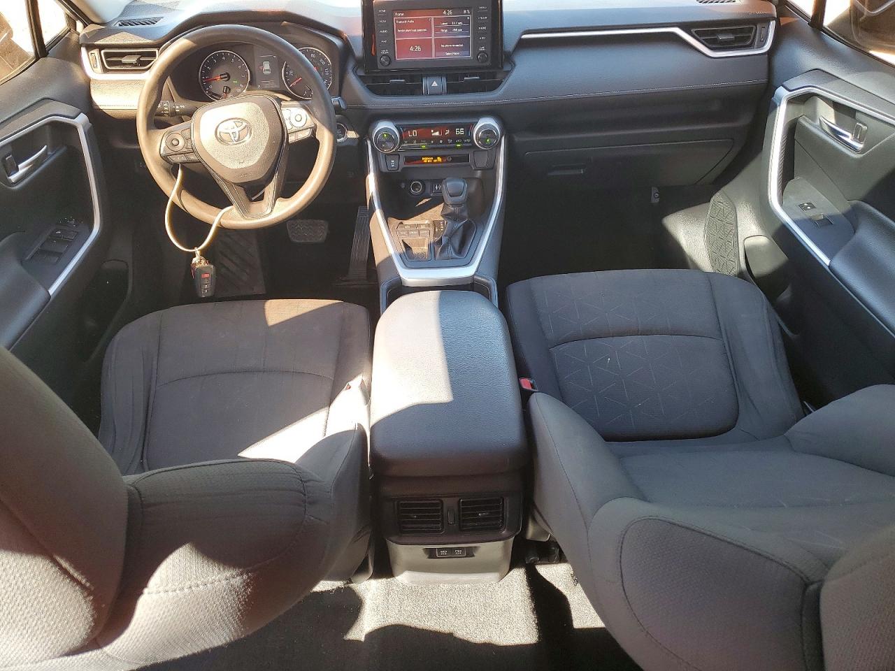 2019 TOYOTA RAV4 XLE photo 22