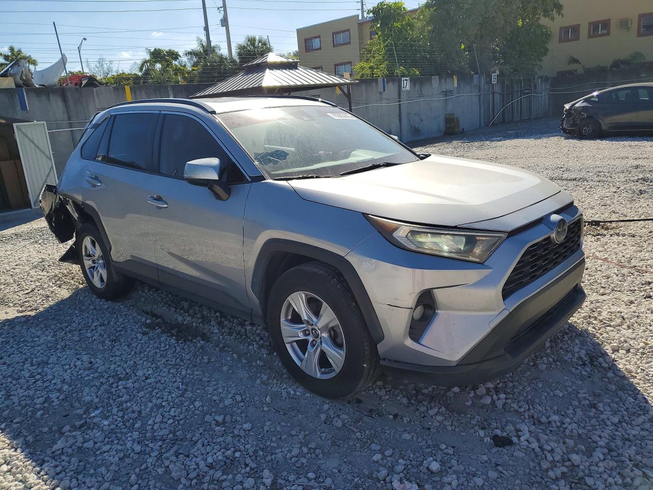 2019 TOYOTA RAV4 XLE photo 10