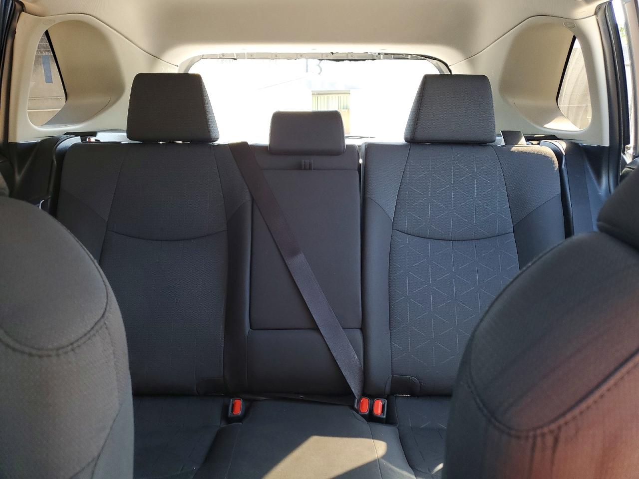 2019 TOYOTA RAV4 XLE photo 28