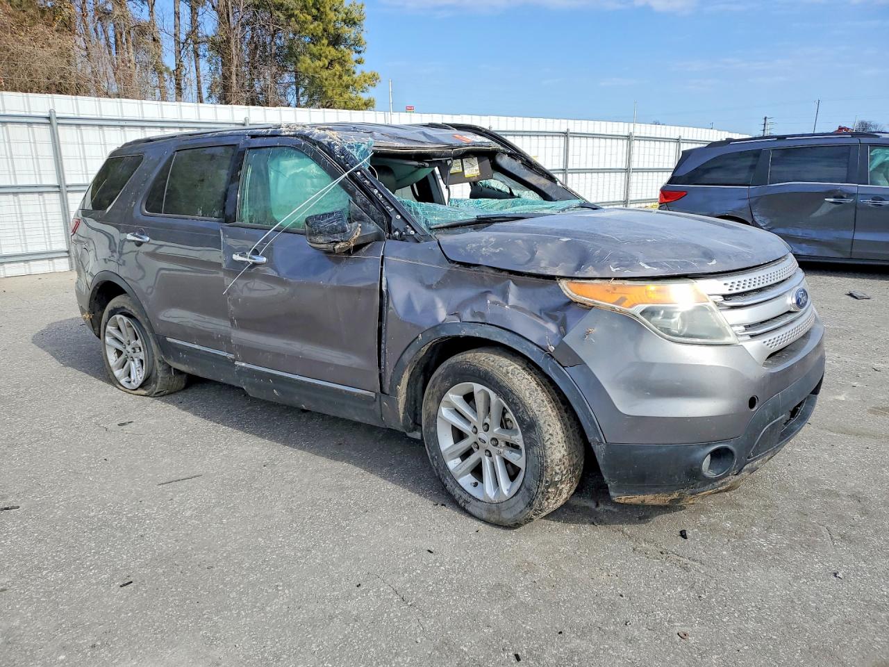 2013 FORD EXPLORER XLT photo 4