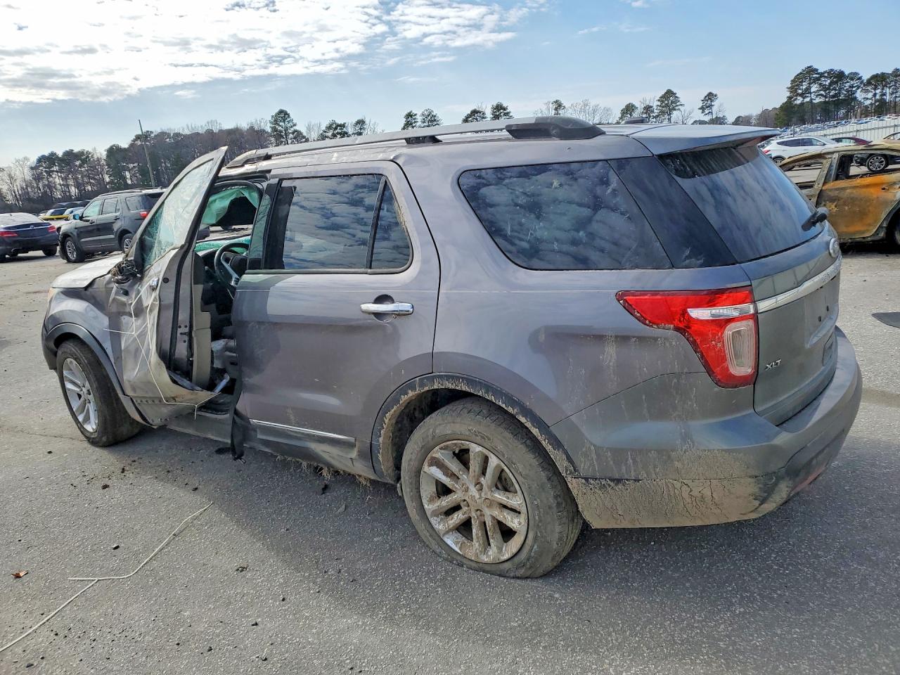 2013 FORD EXPLORER XLT photo 2