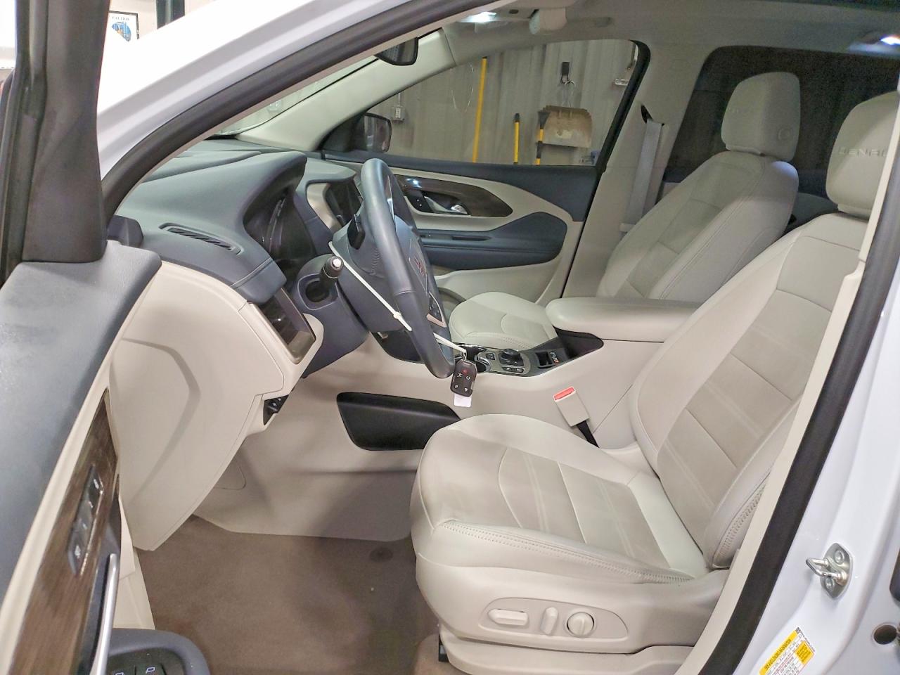 2024 GMC TERRAIN DENALI photo 7