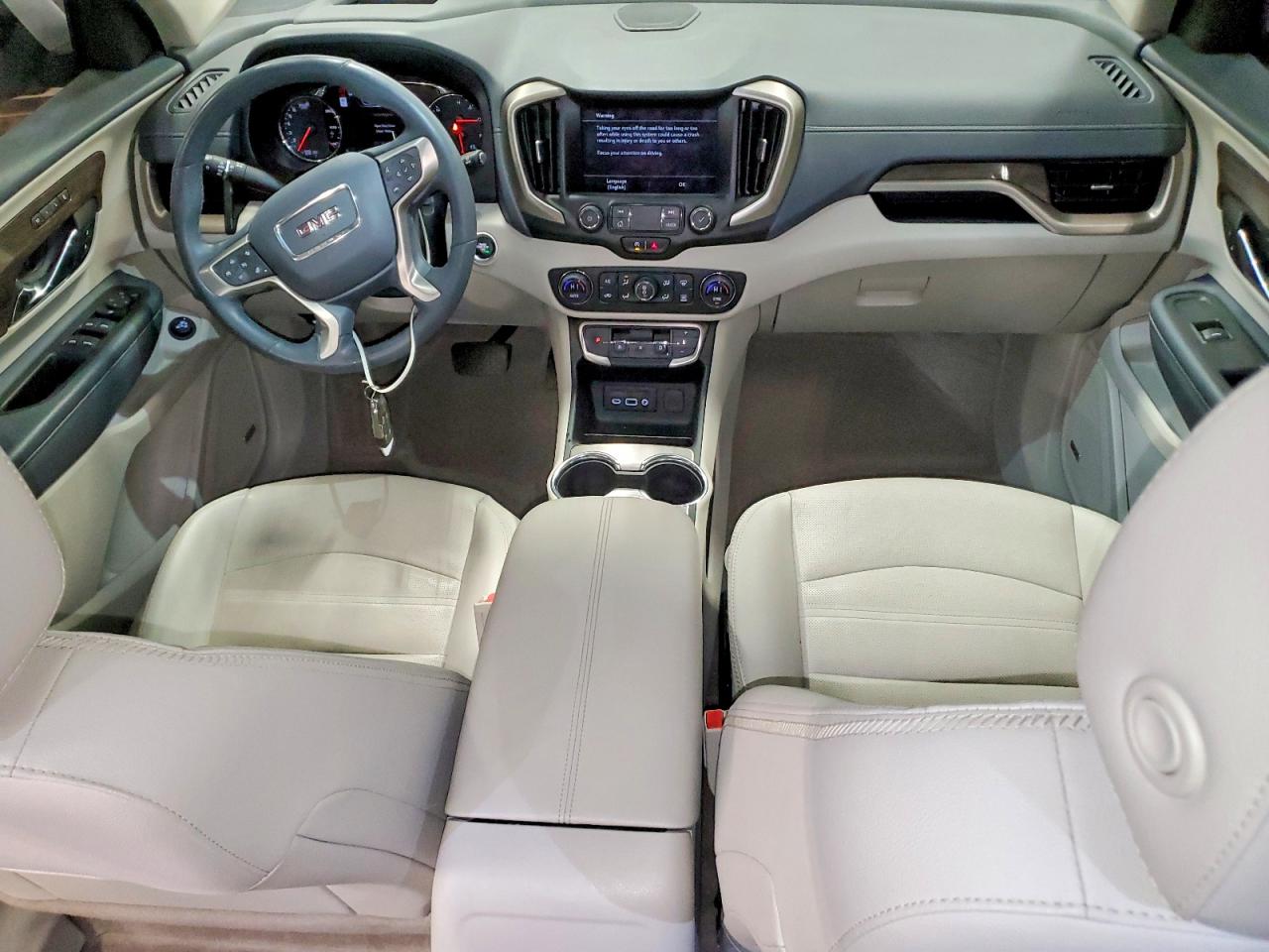 2024 GMC TERRAIN DENALI photo 8