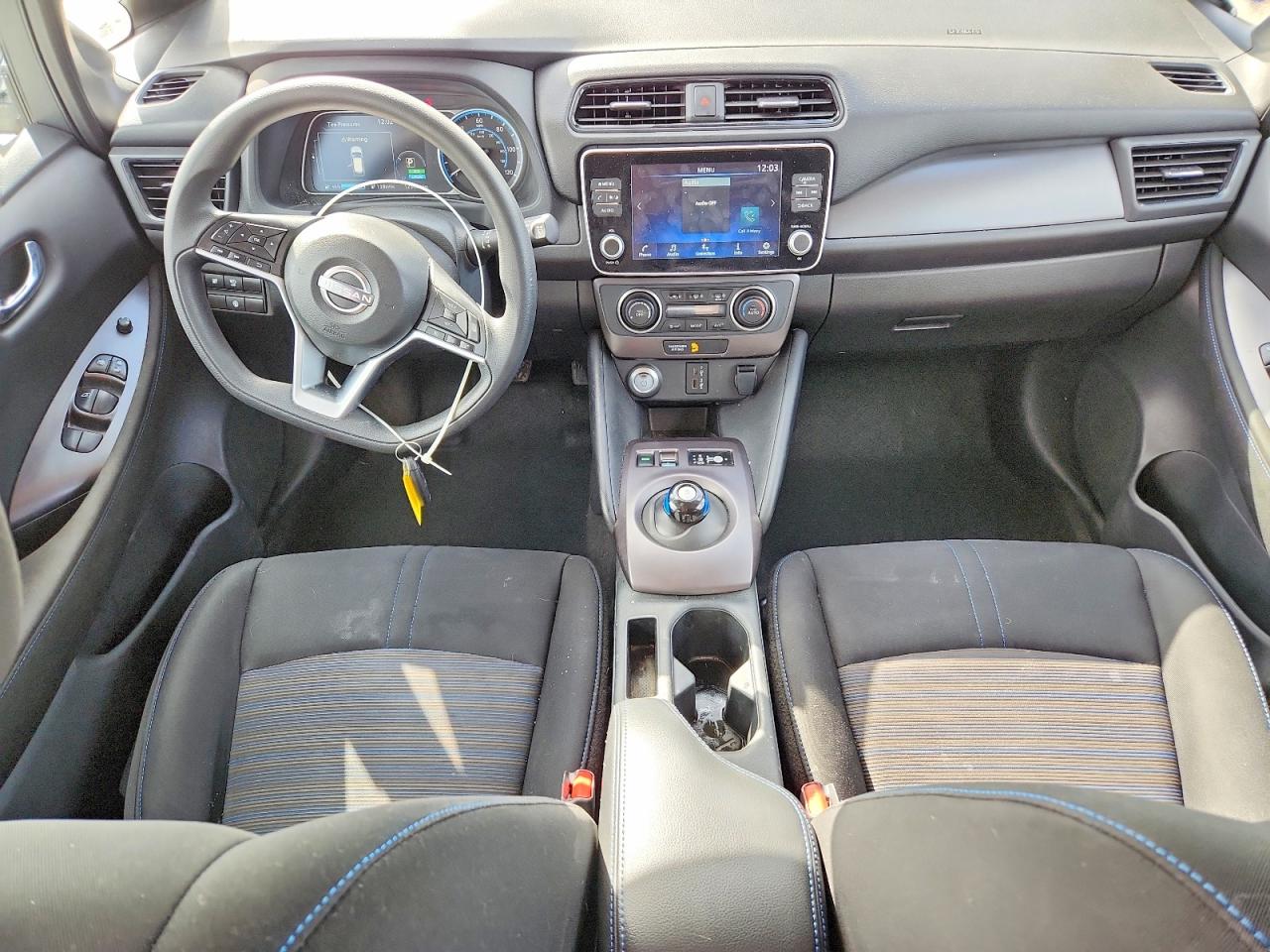 2025 NISSAN LEAF S photo 8