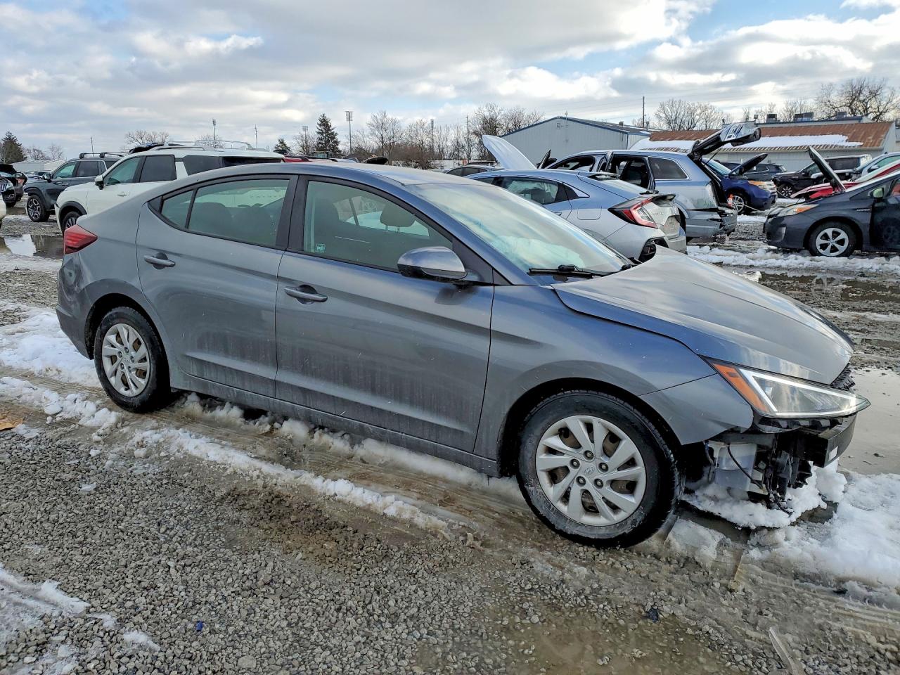 2019 HYUNDAI ELANTRA SE photo 4