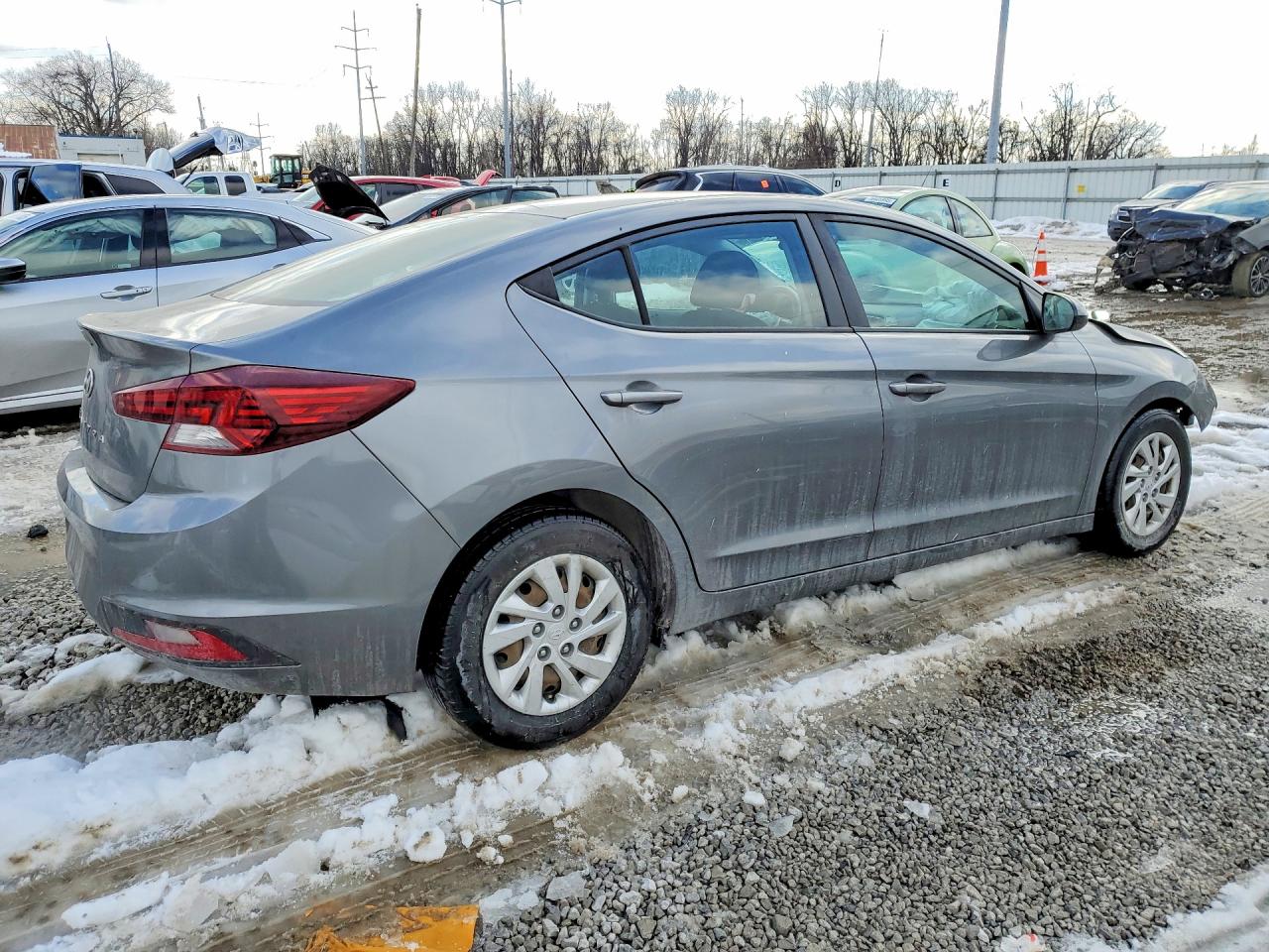 2019 HYUNDAI ELANTRA SE photo 3