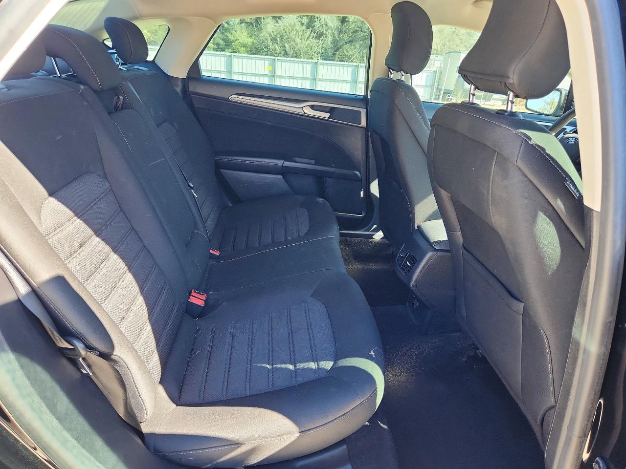 2019 FORD FUSION SE photo 19
