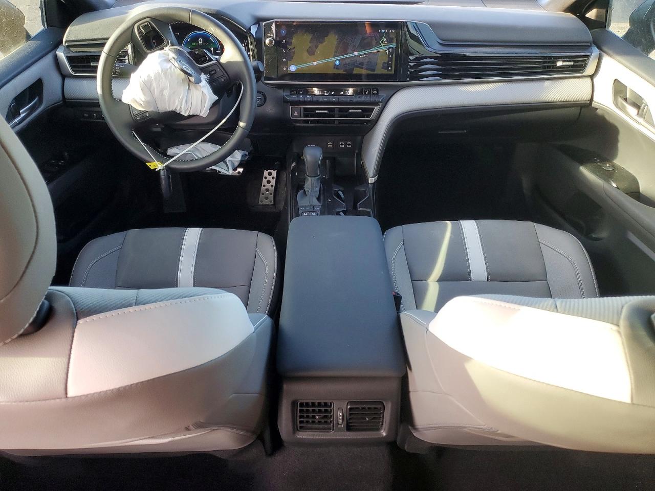 2025 TOYOTA CAMRY photo 8