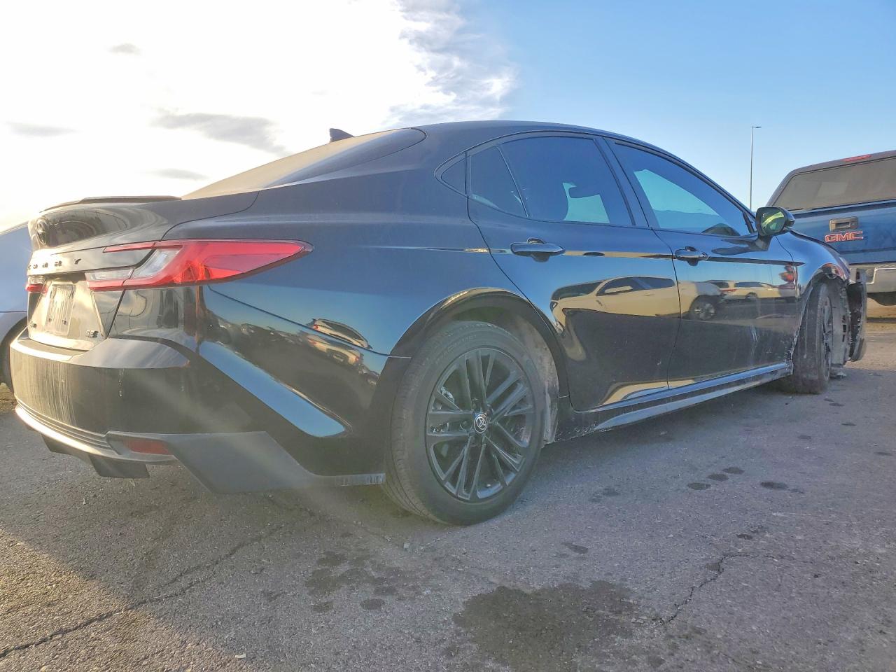 2025 TOYOTA CAMRY photo 3