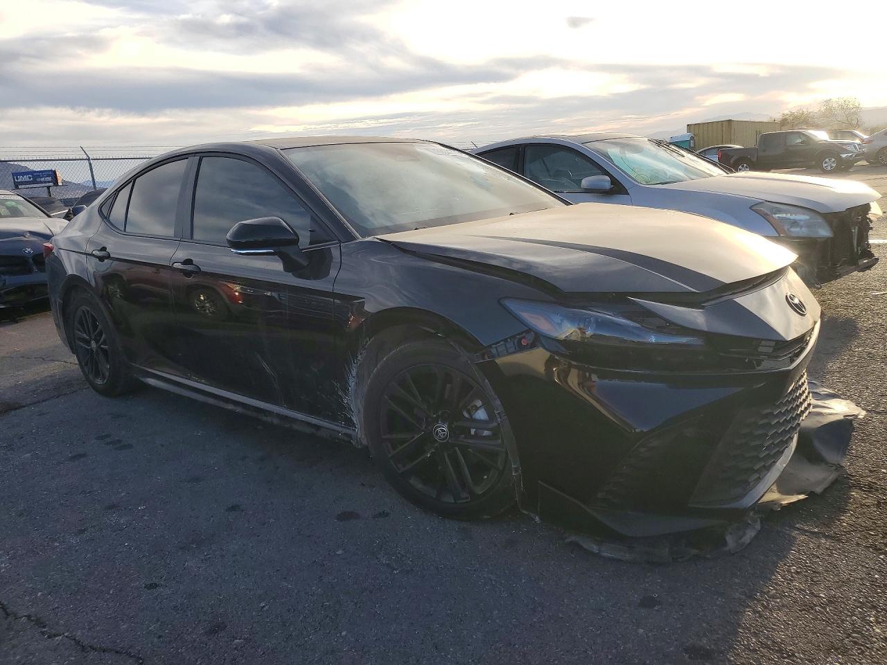 2025 TOYOTA CAMRY photo 4