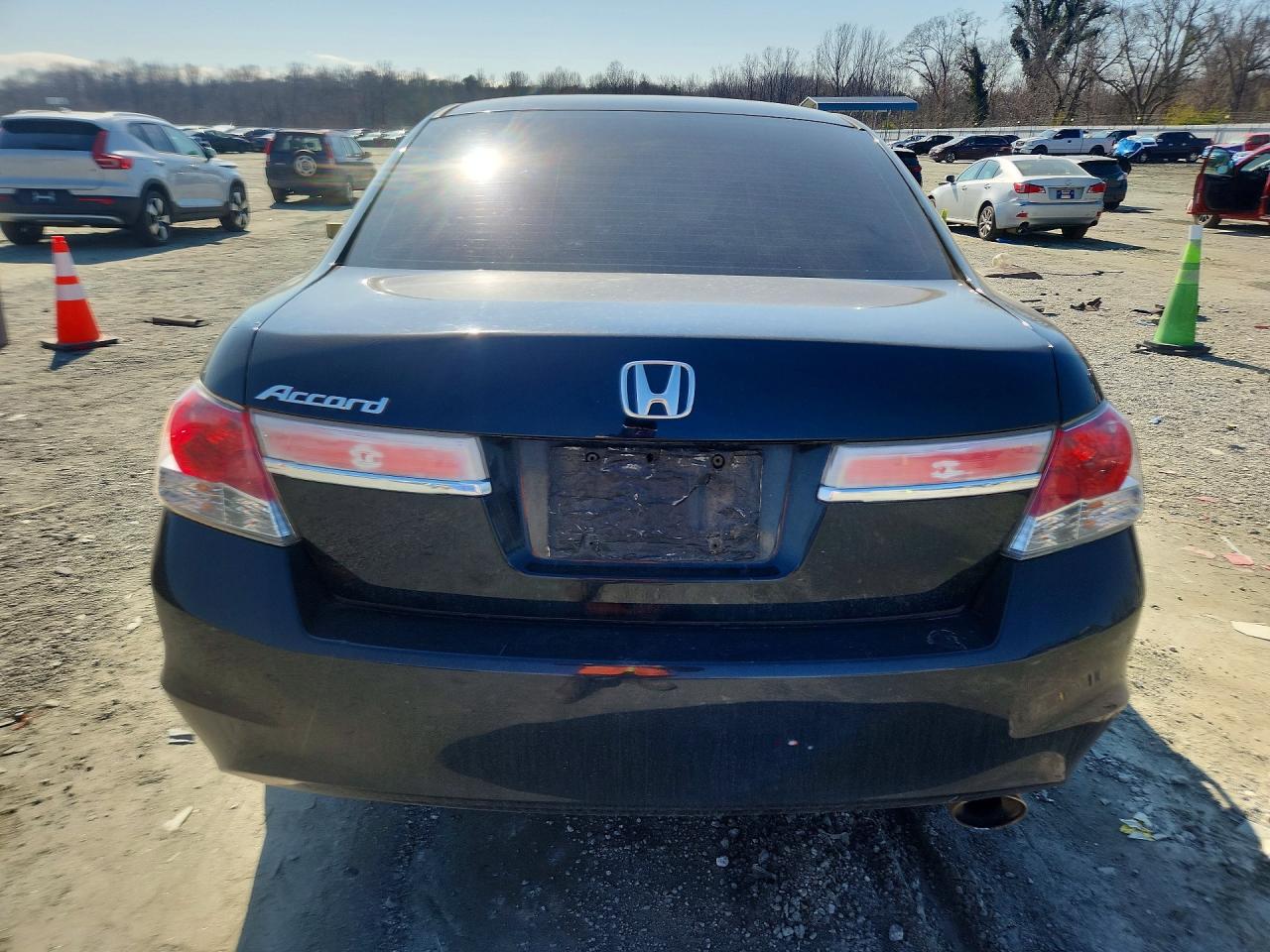 2012 HONDA ACCORD LX photo 6