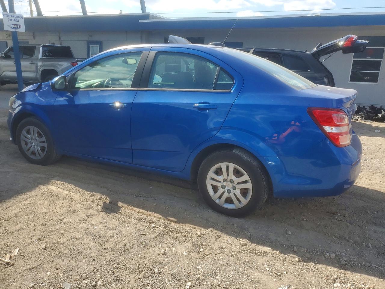 2017 CHEVROLET SONIC LS photo 4
