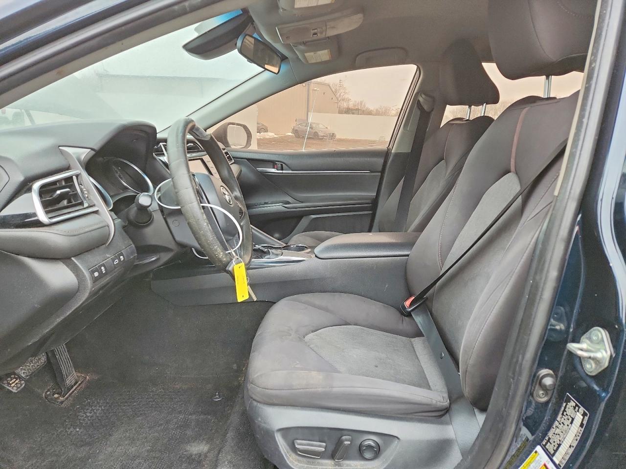 2018 TOYOTA CAMRY LE photo 13