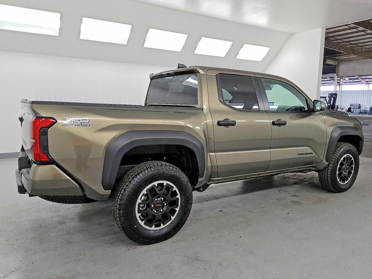 2025 TOYOTA TACOMA TRD OFF-ROAD HV photo 5