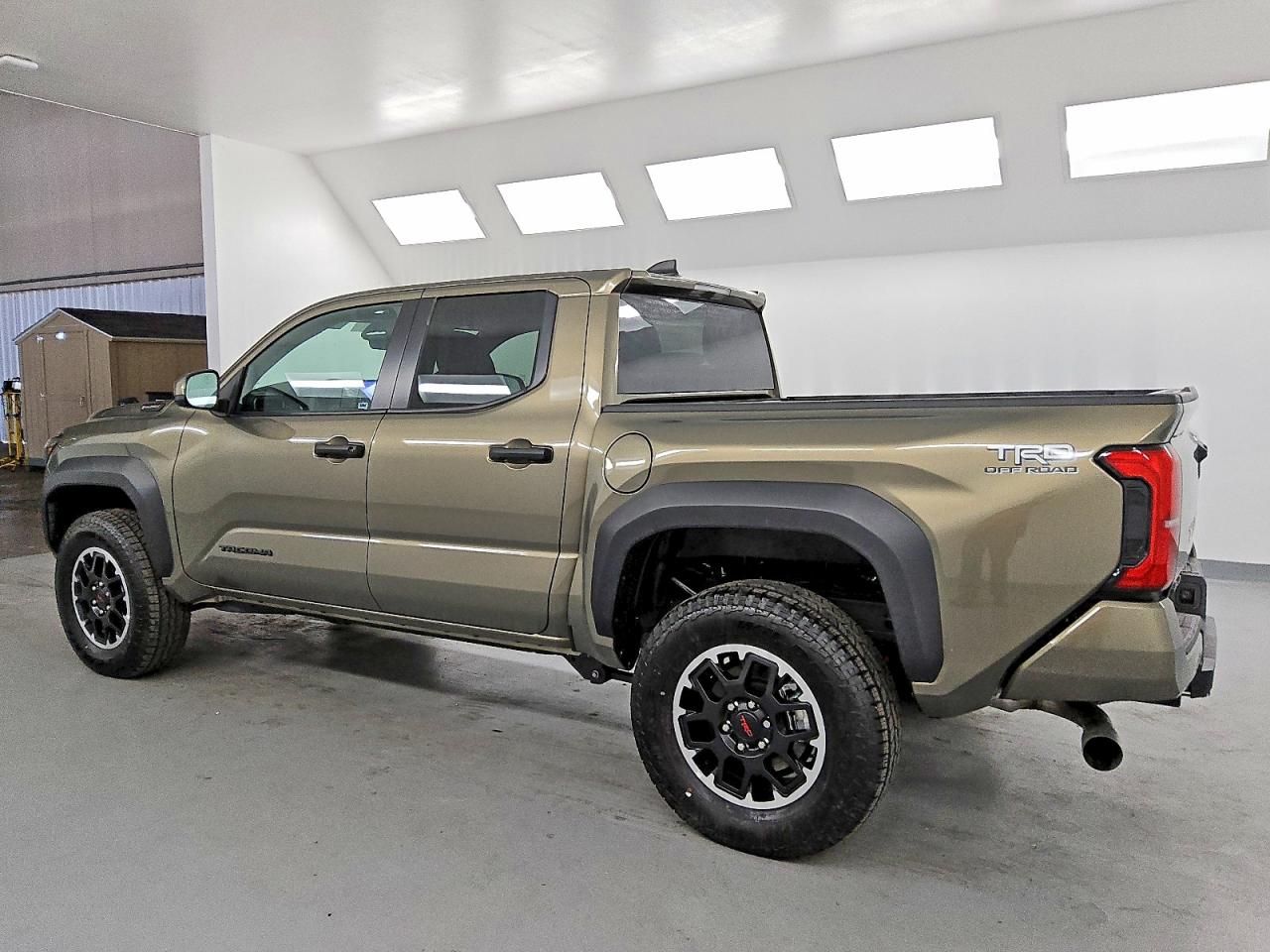 2025 TOYOTA TACOMA TRD OFF-ROAD HV photo 3