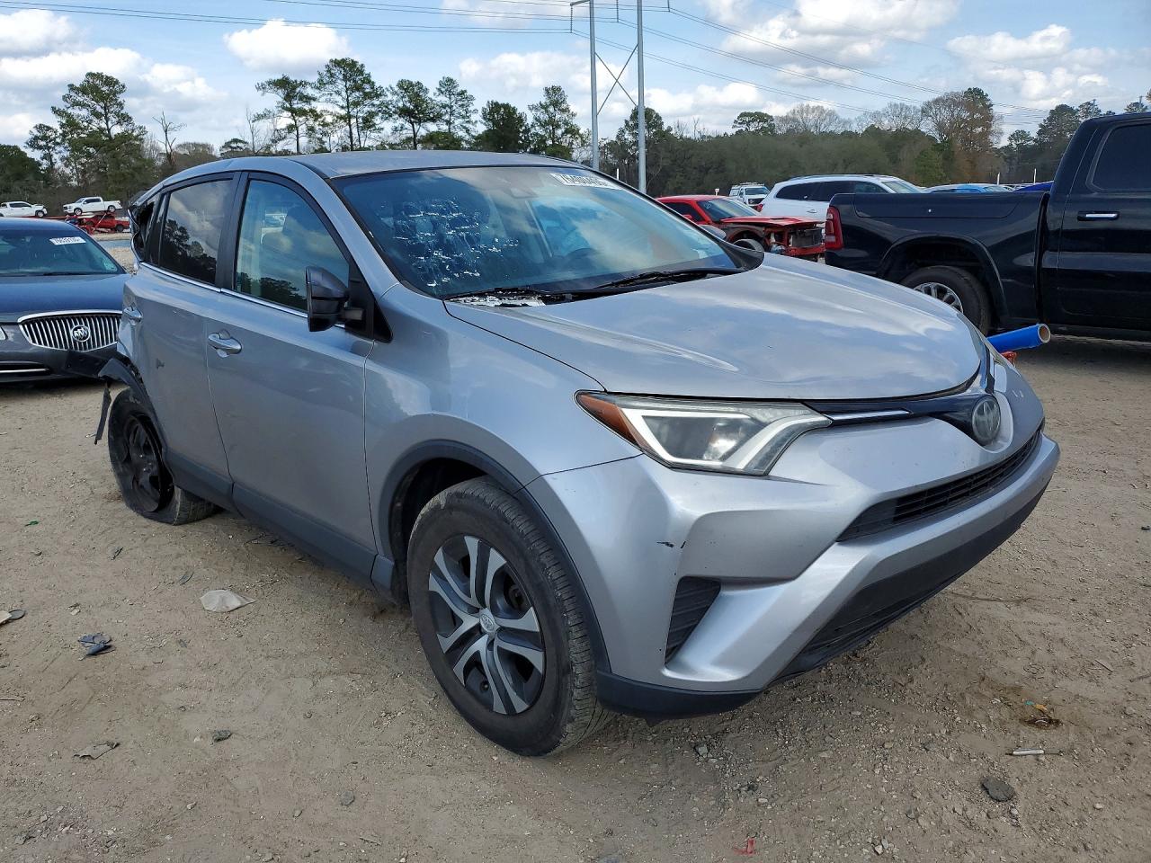 2018 TOYOTA RAV4 LE photo 4