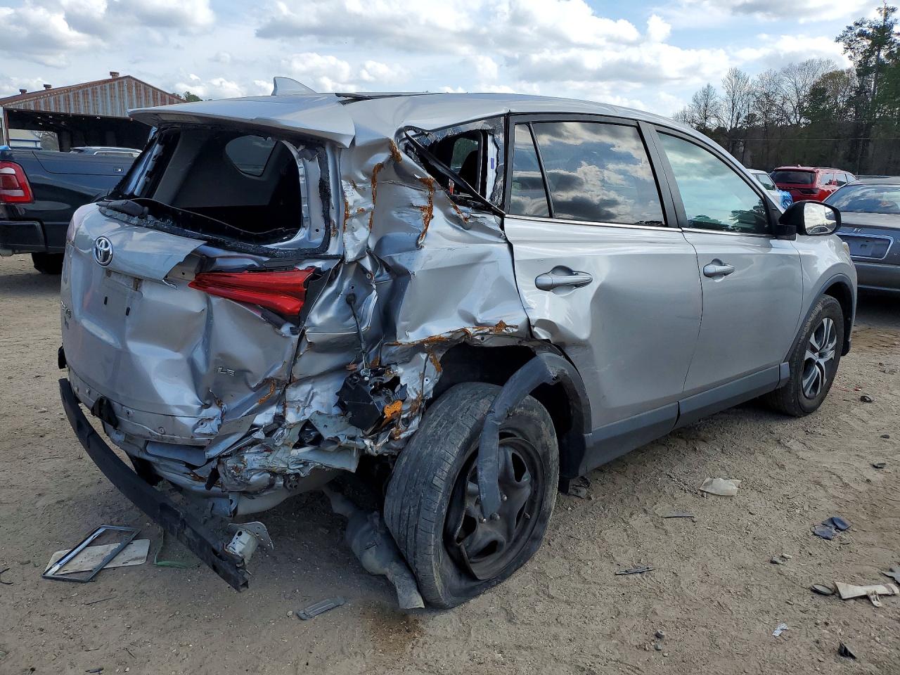 2018 TOYOTA RAV4 LE photo 3