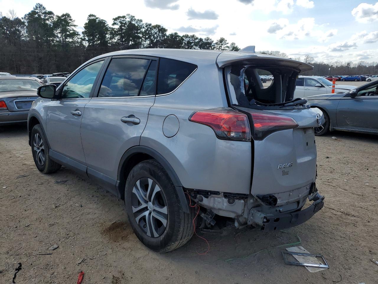2018 TOYOTA RAV4 LE photo 2