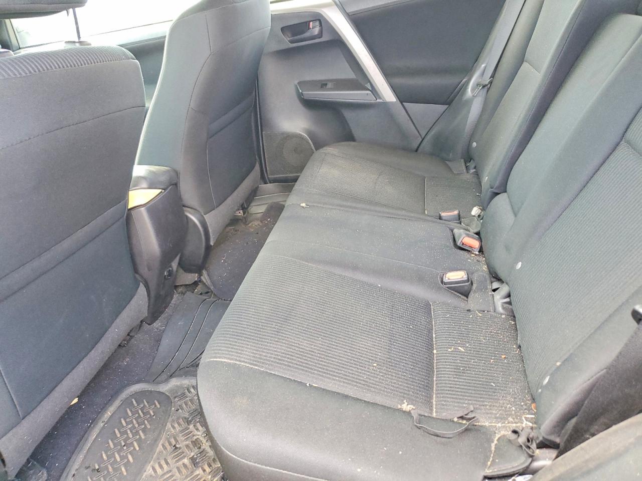 2018 TOYOTA RAV4 LE photo 10