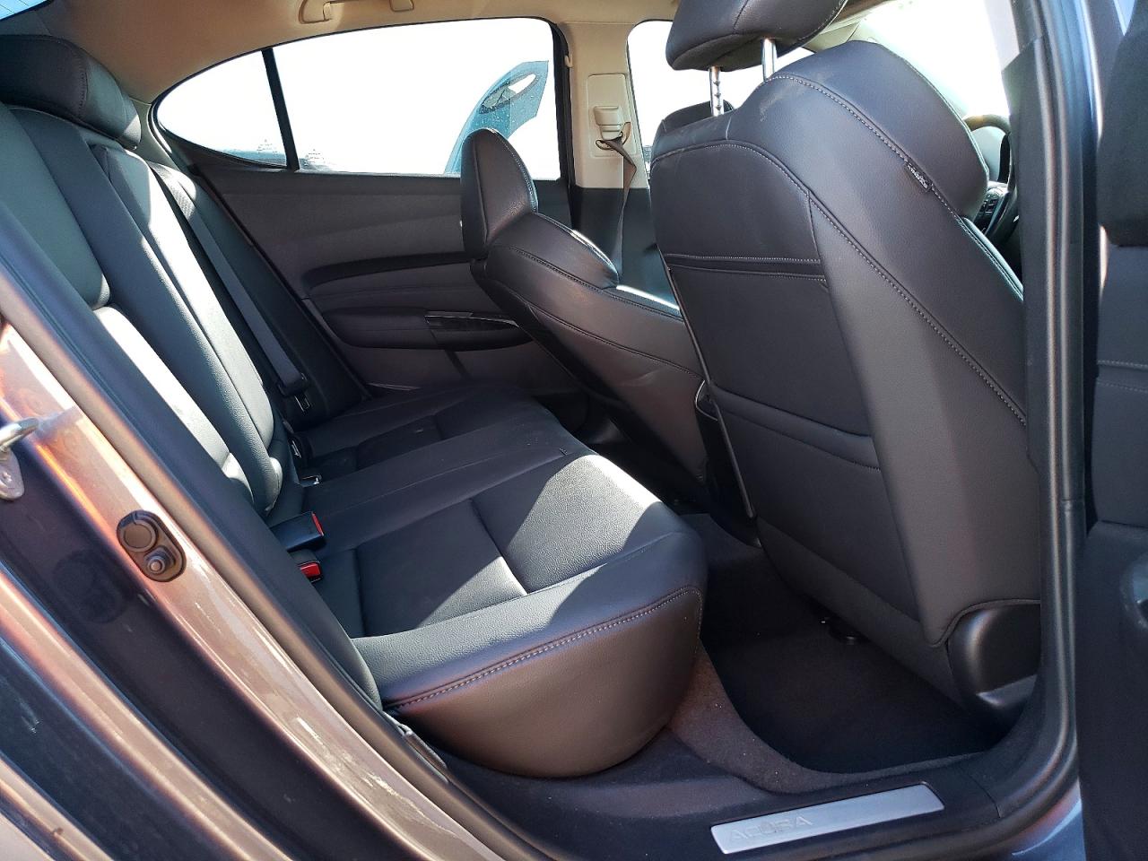 2018 ACURA TLX photo 19