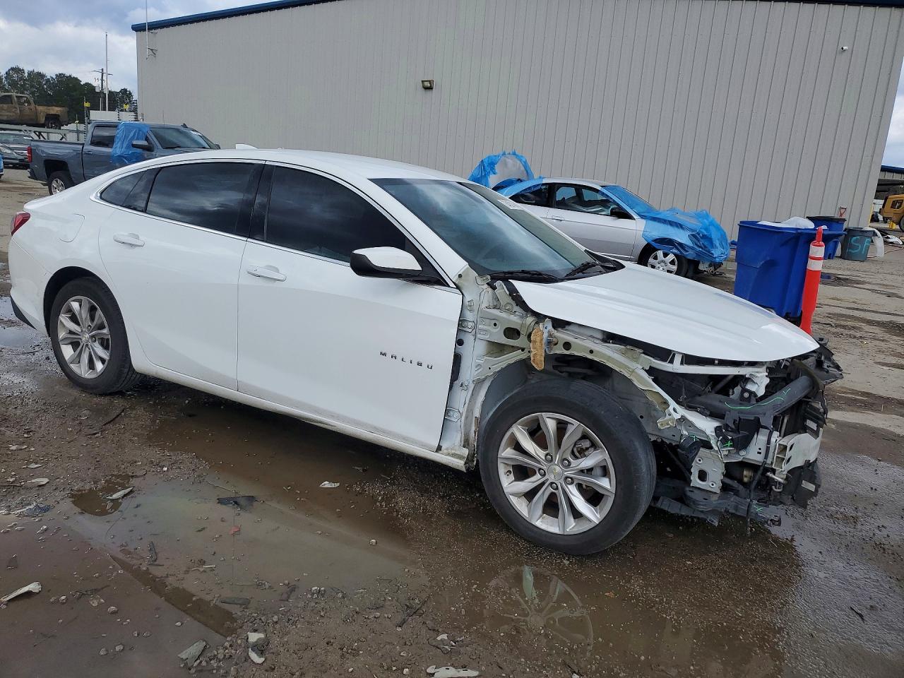 2021 CHEVROLET MALIBU LT photo 4