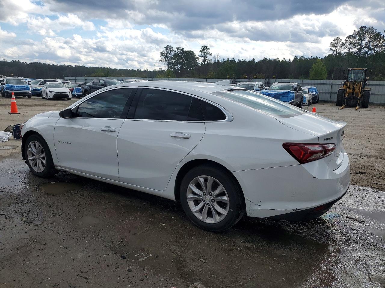 2021 CHEVROLET MALIBU LT photo 2