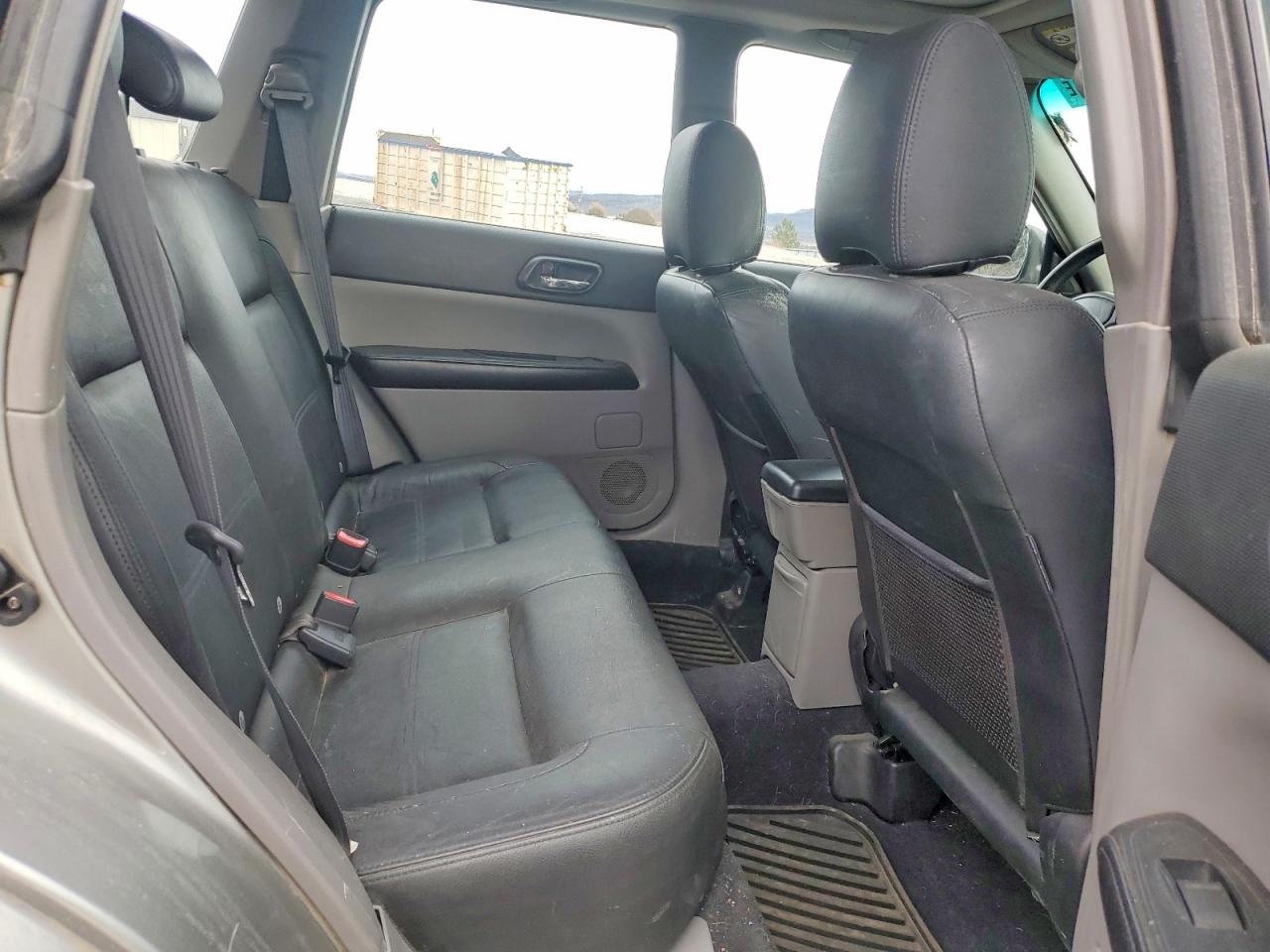 2005 SUBARU FORESTER photo 21