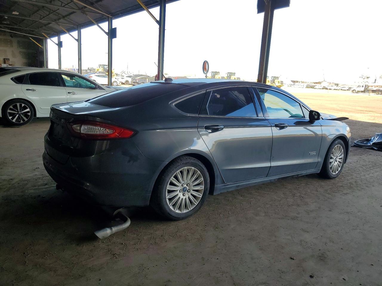 2016 FORD FUSION SE PHEV photo 3